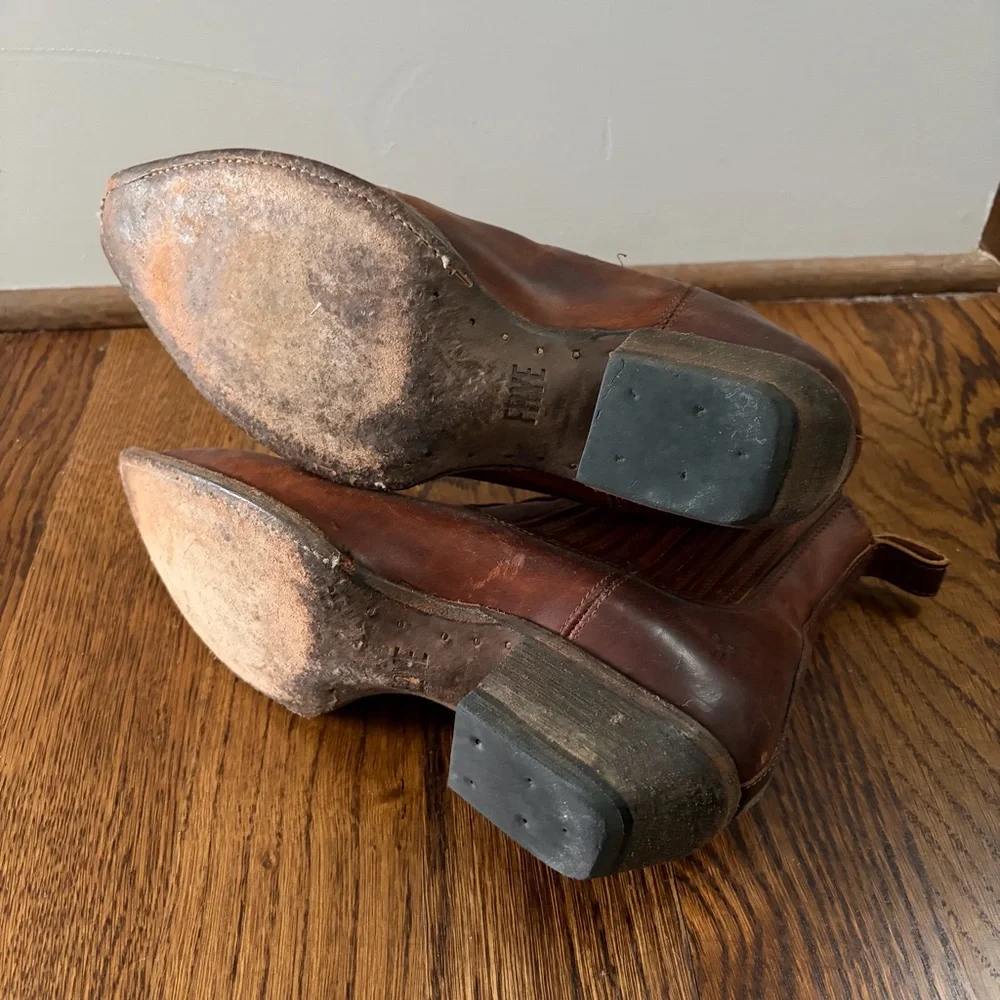 Frye Brown Leather Ankle Boots - Classic Western Chelsea Style - Picture 5 of 5